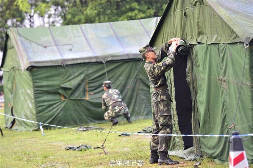 井研军用充气大型帐篷
